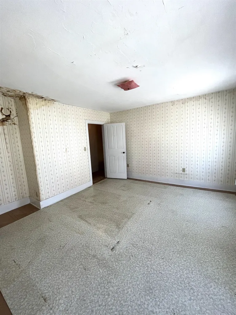 32 Myrtle Street Hillsborough NH 03244
