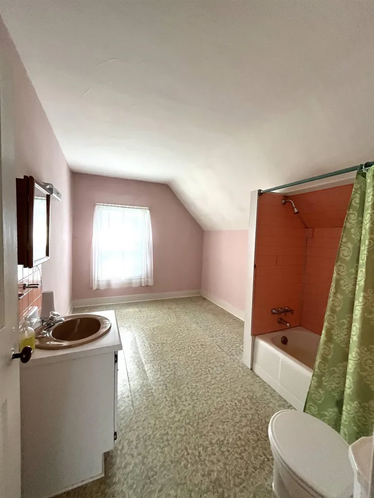 32 Myrtle Street Hillsborough NH 03244