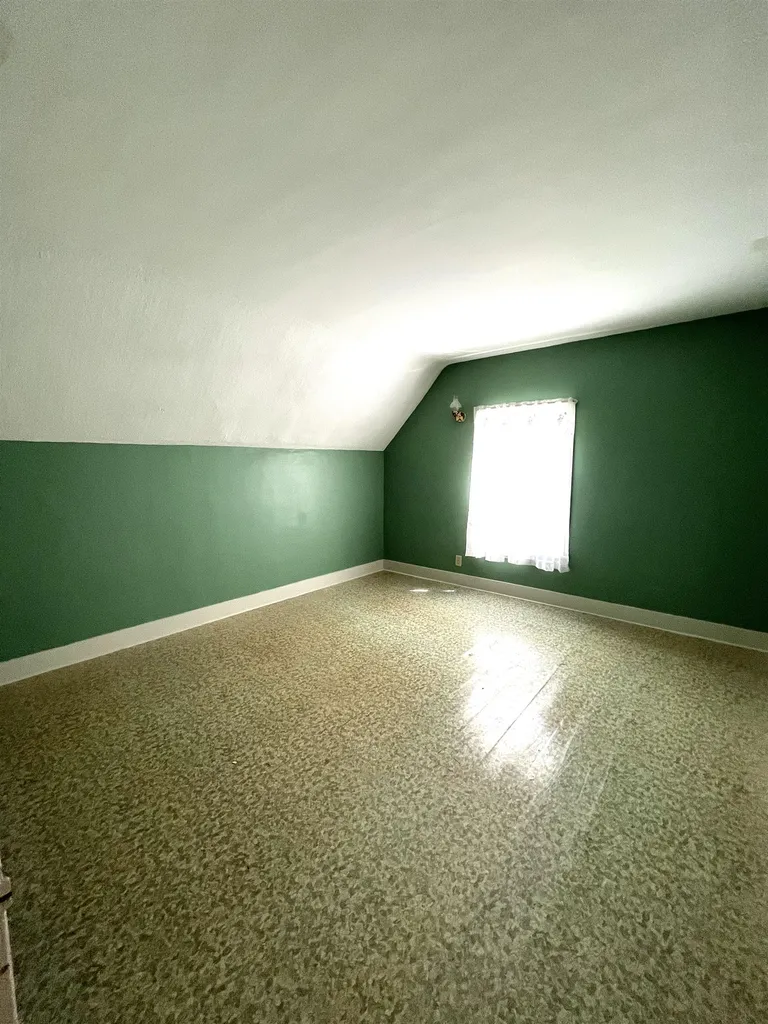 32 Myrtle Street Hillsborough NH 03244
