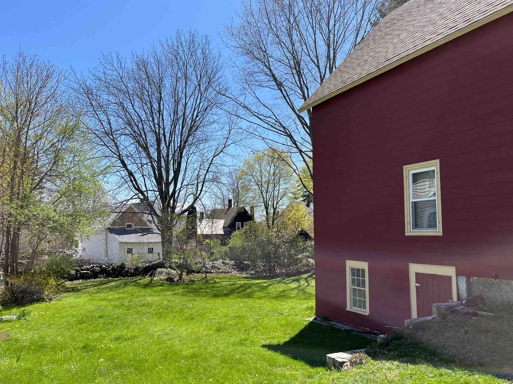 32 Myrtle Street Hillsborough NH 03244