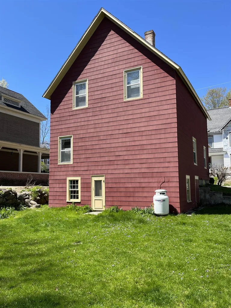 32 Myrtle Street Hillsborough NH 03244