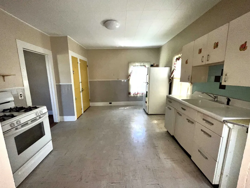 32 Myrtle Street Hillsborough NH 03244