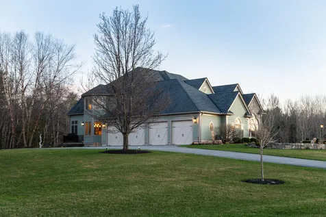 33 Linden Road Hampton Falls NH 03844