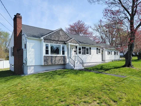 44 Breton Avenue Manchester NH 03104