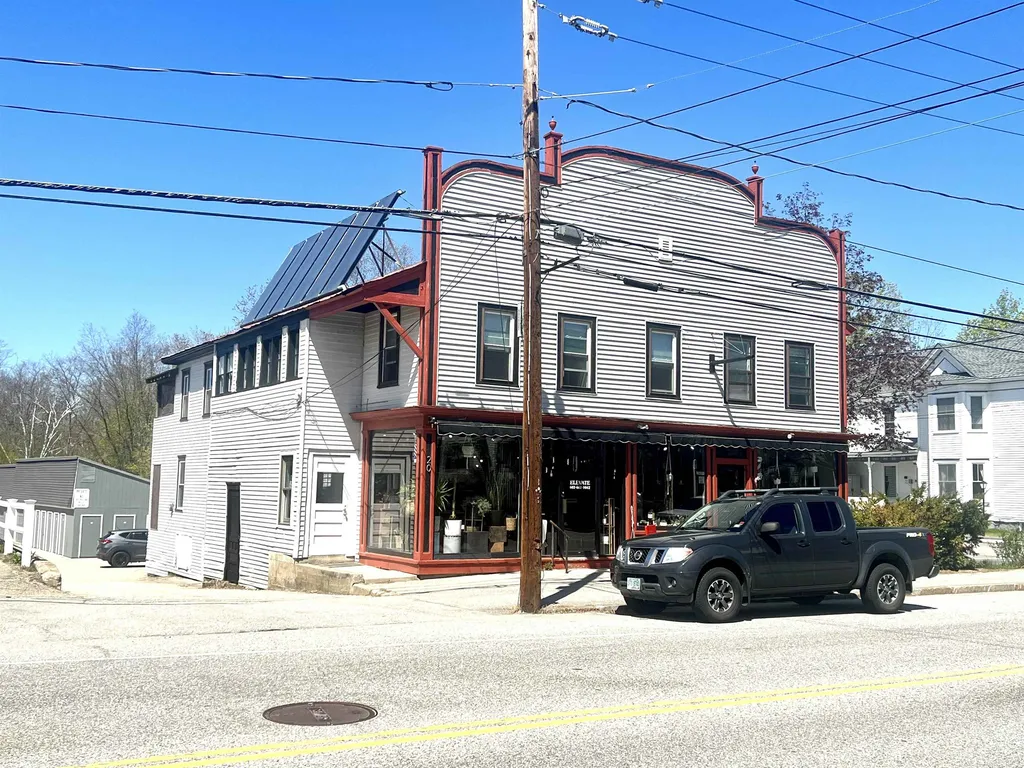 20 Washington Street Conway NH 03818