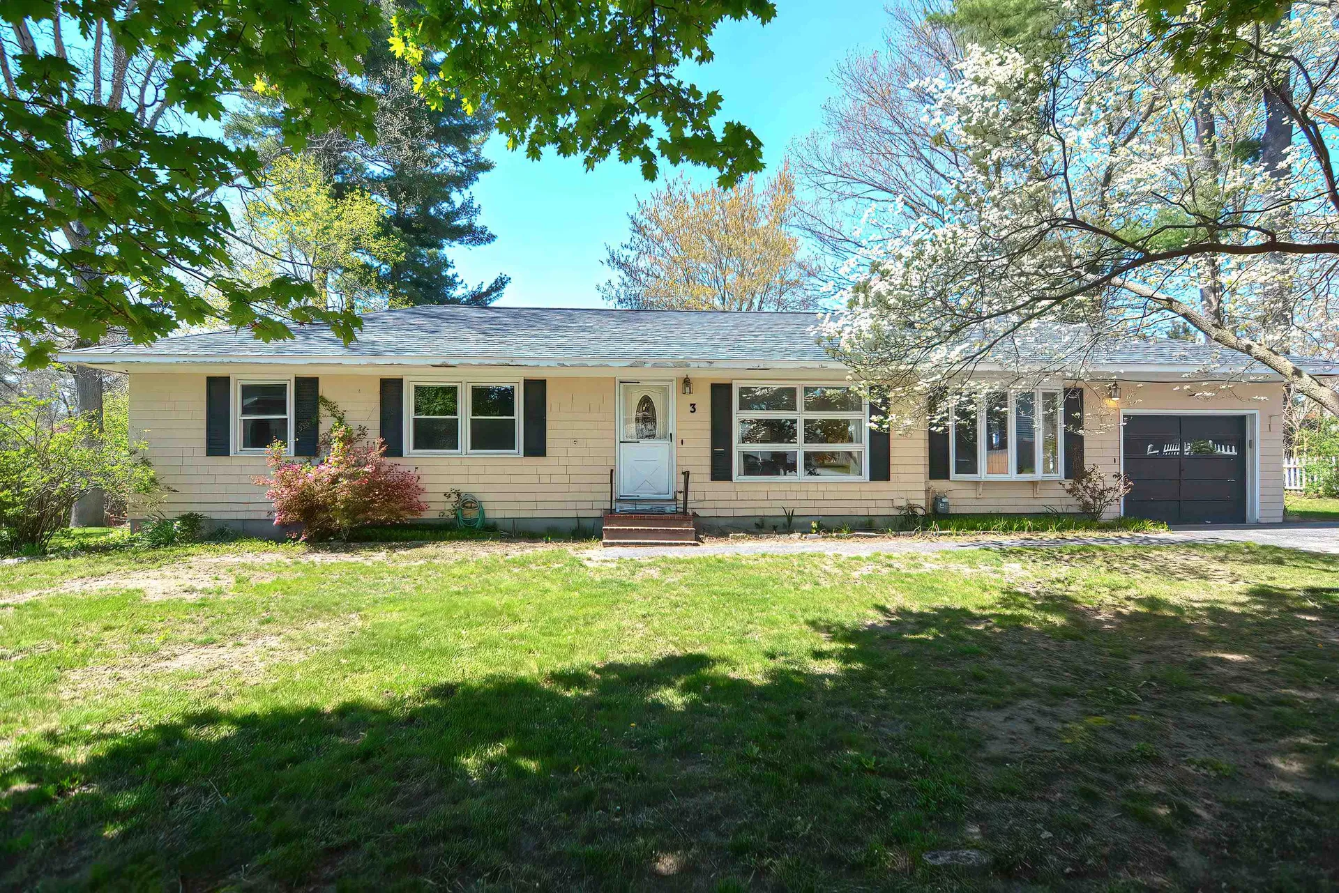 3 Sycamore Street Hudson NH 03051