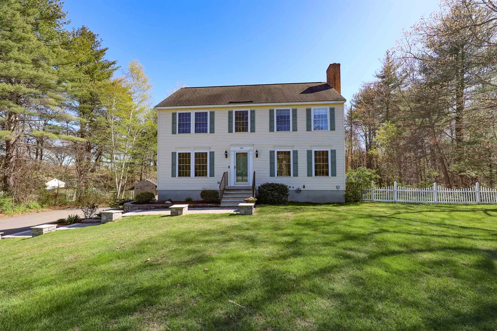 101 Litchfield Road Londonderry NH 03053