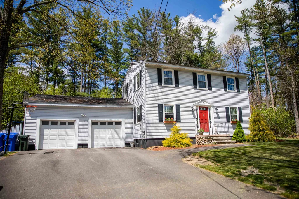 22 Elwood Road Londonderry NH 03053