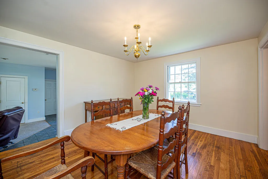 11 Robin Lane Exeter NH 03833
