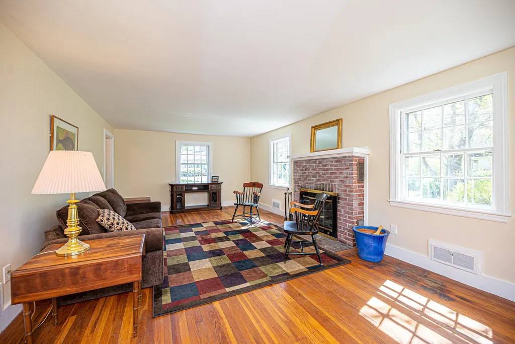 11 Robin Lane Exeter NH 03833
