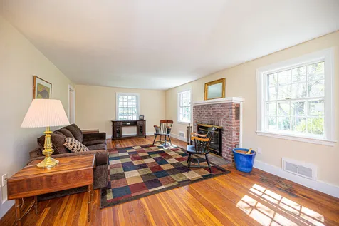 11 Robin Lane Exeter NH 03833