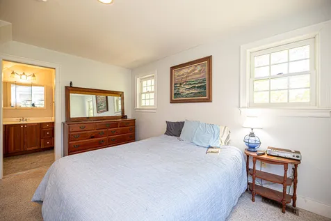 11 Robin Lane Exeter NH 03833