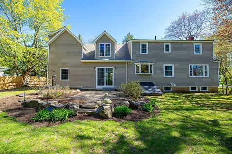11 Robin Lane Exeter NH 03833