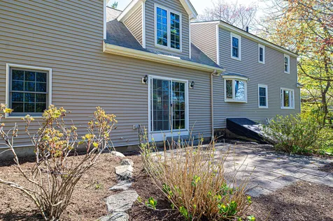 11 Robin Lane Exeter NH 03833