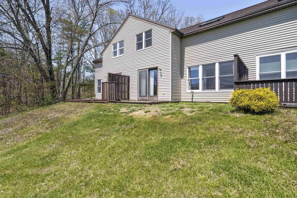 18 Dustin Homestead Rochester NH 03867