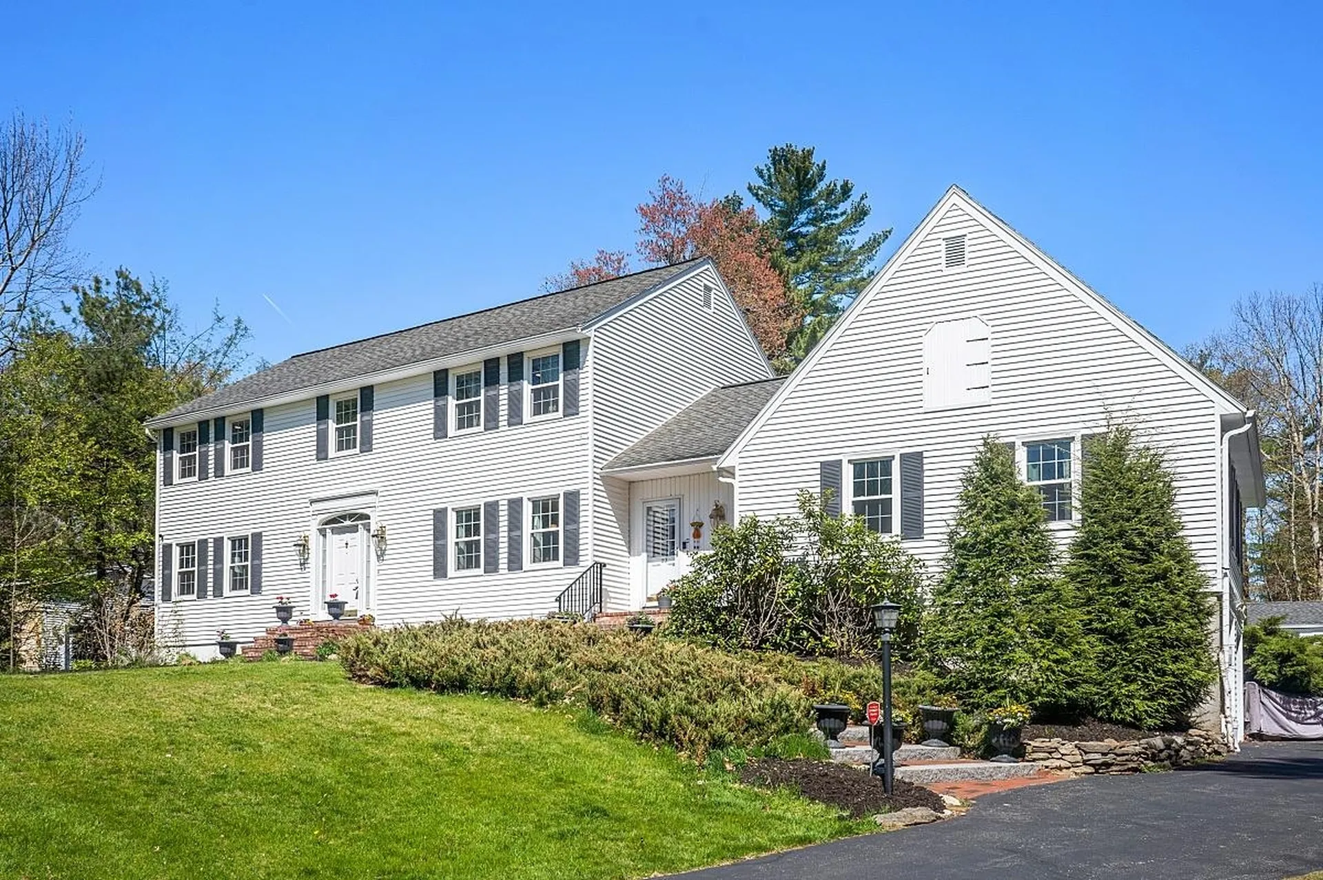 23 Jefferson Drive Londonderry NH 03053