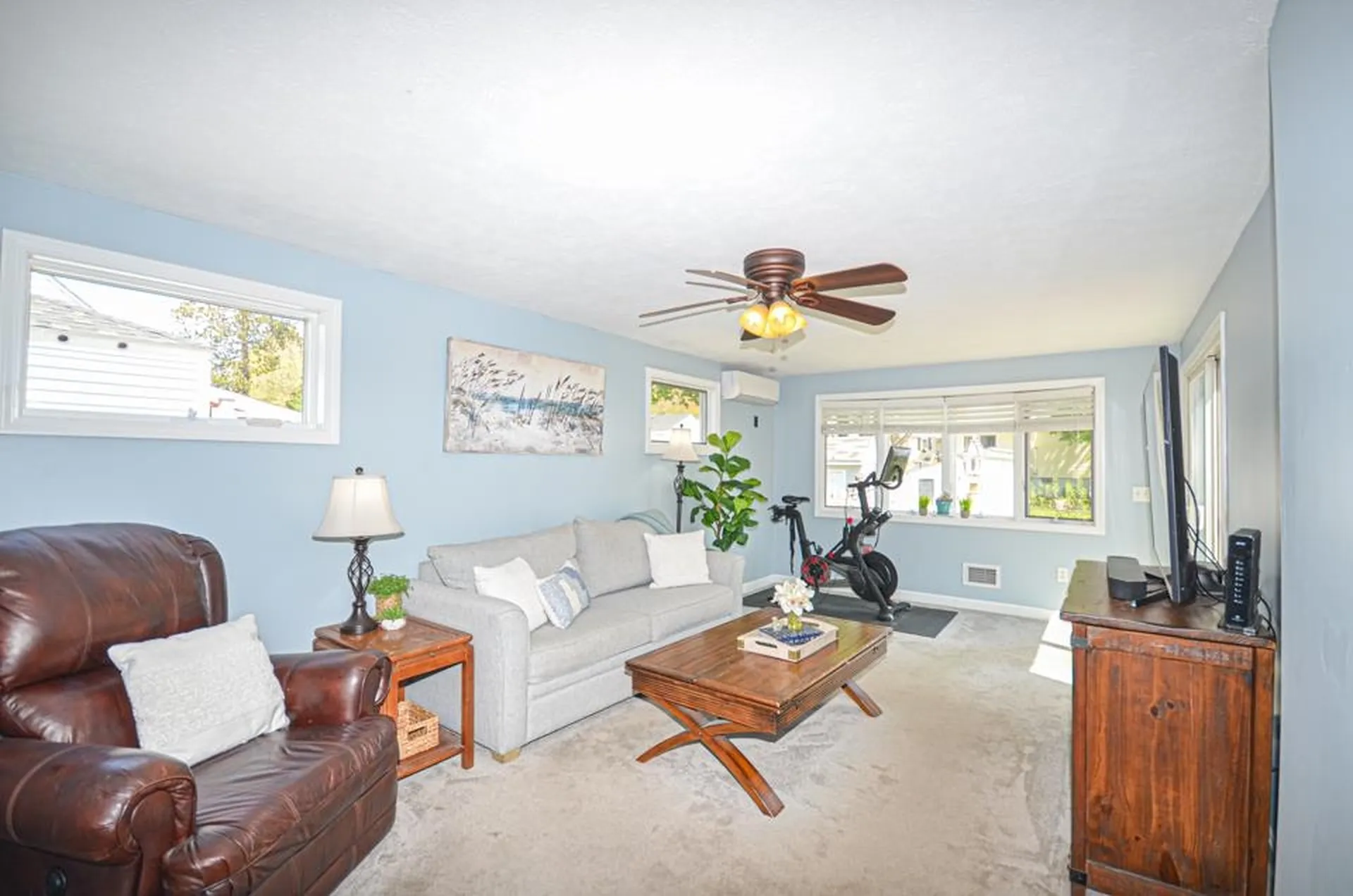 243 Elgin Avenue Manchester NH 03104