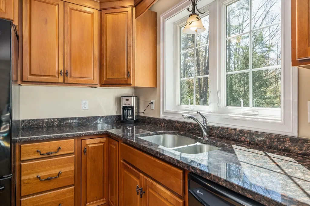 11 Rinny Lane Exeter NH 03833