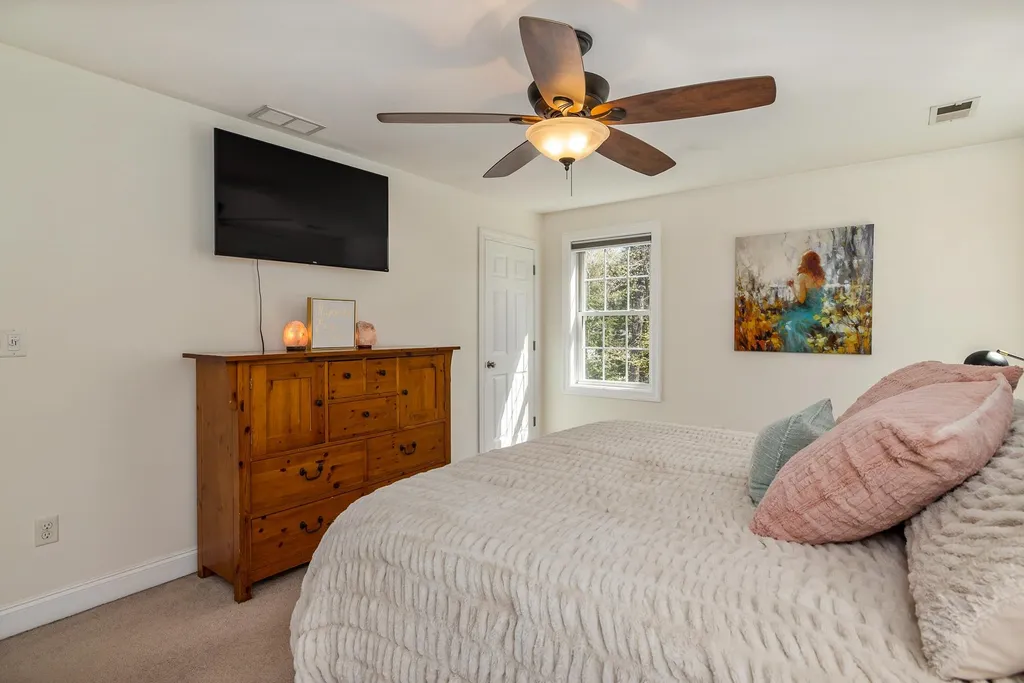 11 Rinny Lane Exeter NH 03833