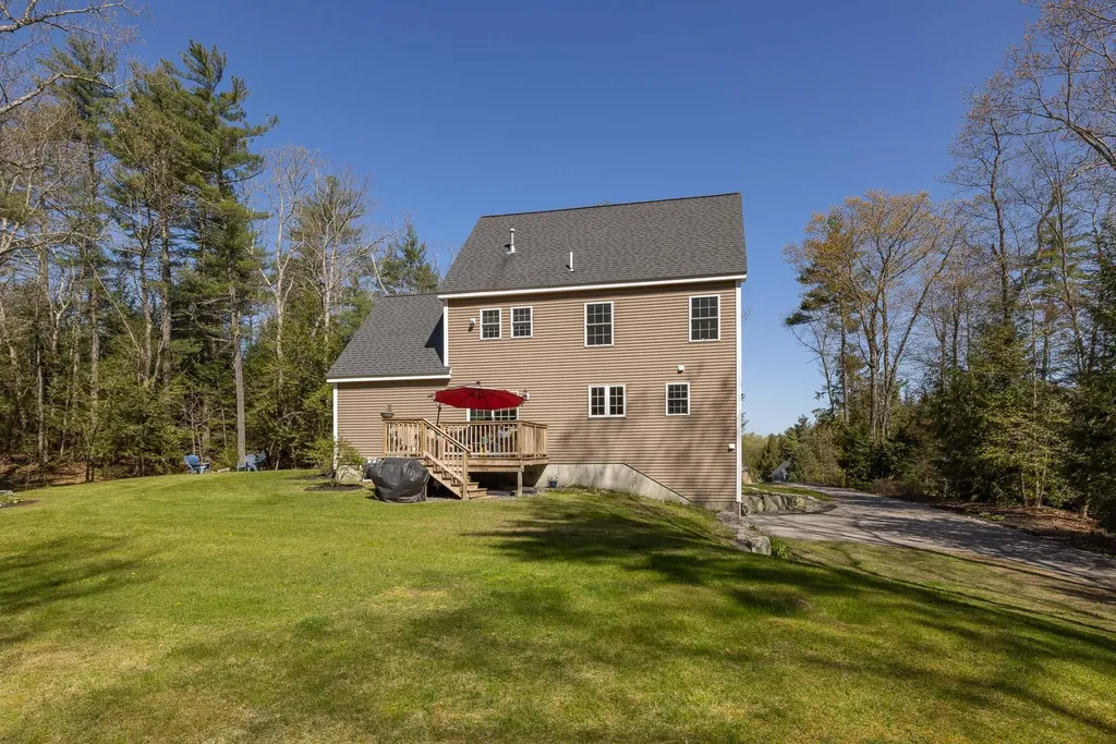 11 Rinny Lane Exeter NH 03833