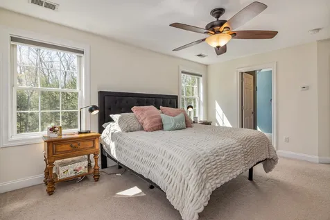 11 Rinny Lane Exeter NH 03833