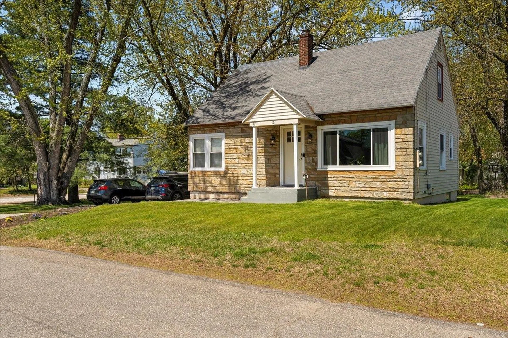 10 Johnson Street Manchester NH 03103