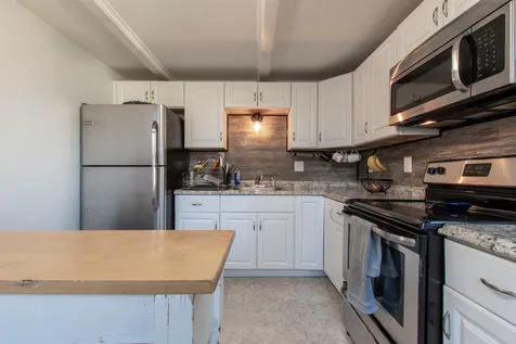 82 Main Street Plaistow NH 03865