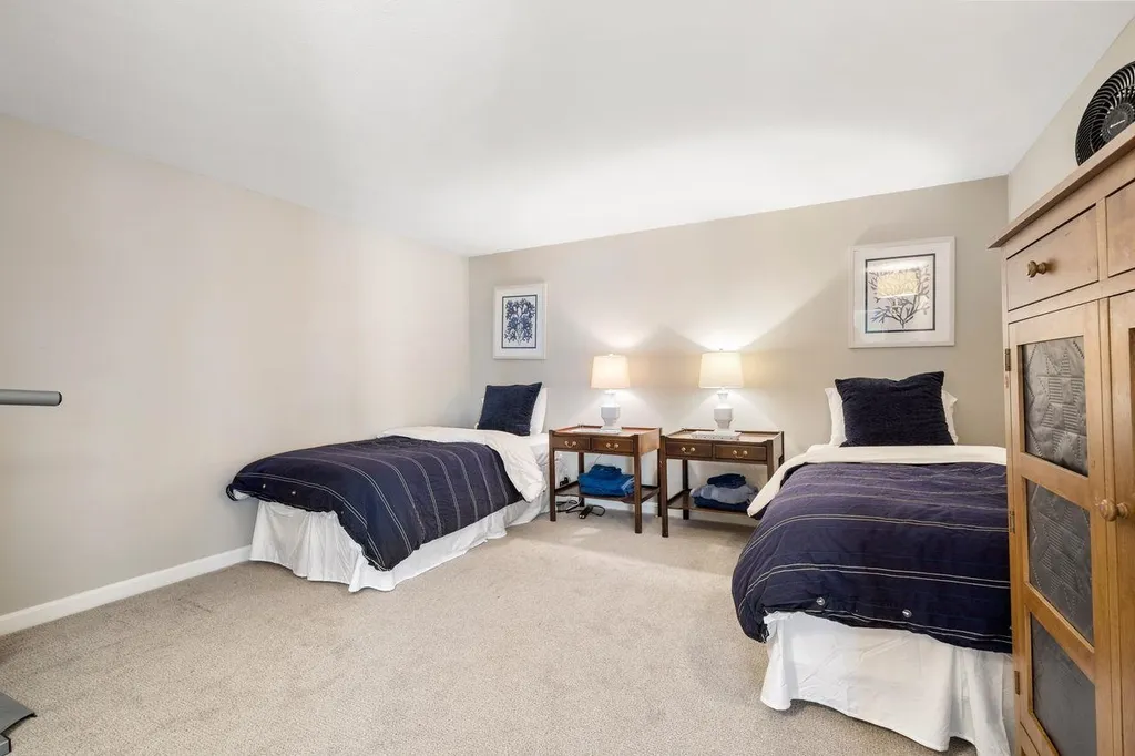 15 Strafford Lane Bedford NH 03110