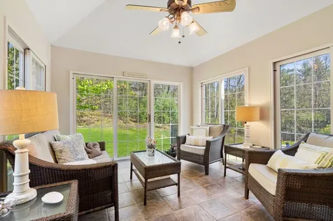 15 Strafford Lane Bedford NH 03110