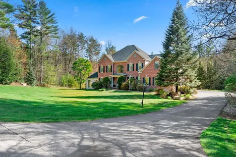 15 Strafford Lane Bedford NH 03110