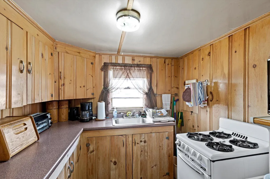 51 Brown Avenue Hampton NH 03842