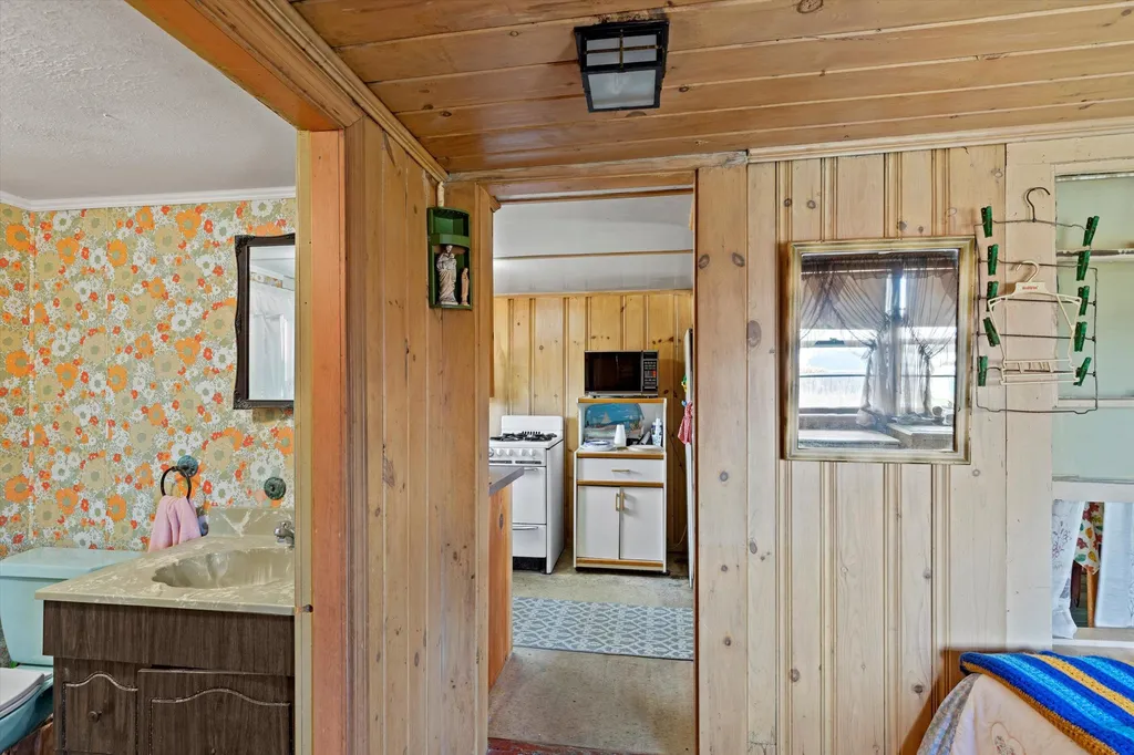 51 Brown Avenue Hampton NH 03842