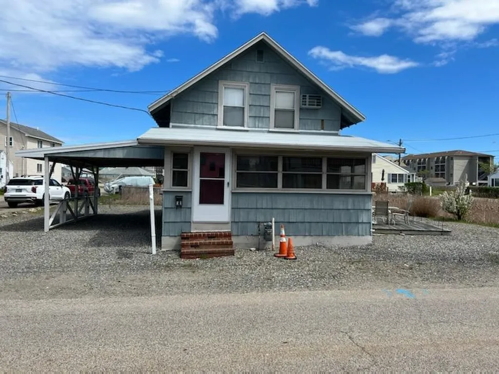 51 Brown Avenue Hampton NH 03842