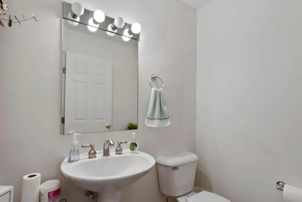 6 Apple Blossom Drive Lebanon NH 03784