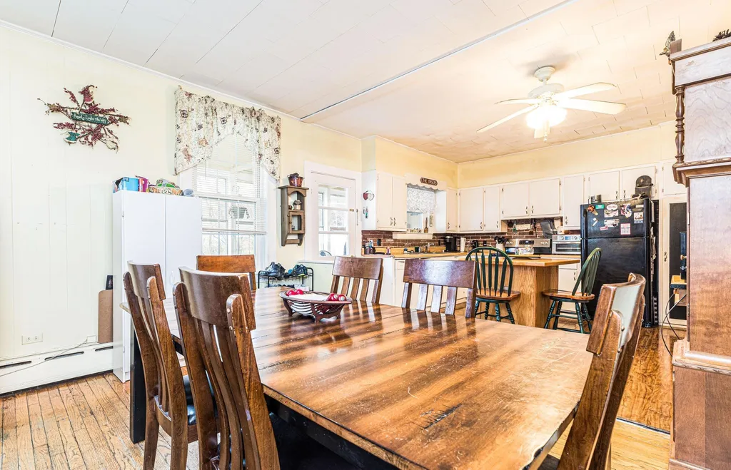121-123 Norton Street South Berwick ME 03908-1119