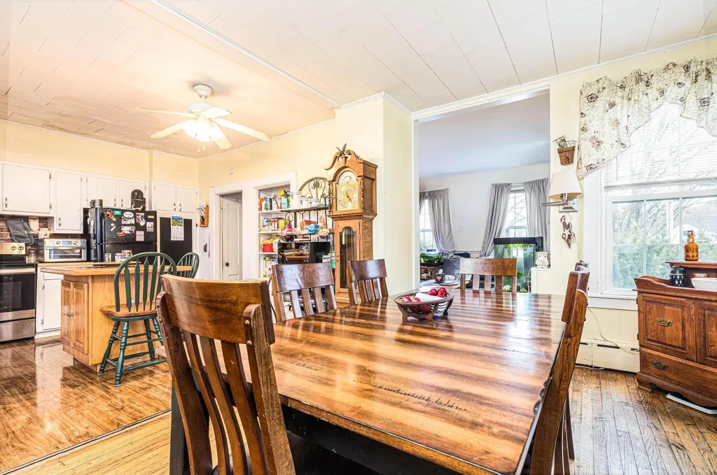 121-123 Norton Street South Berwick ME 03908-1119