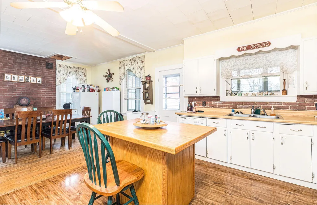 121-123 Norton Street South Berwick ME 03908-1119