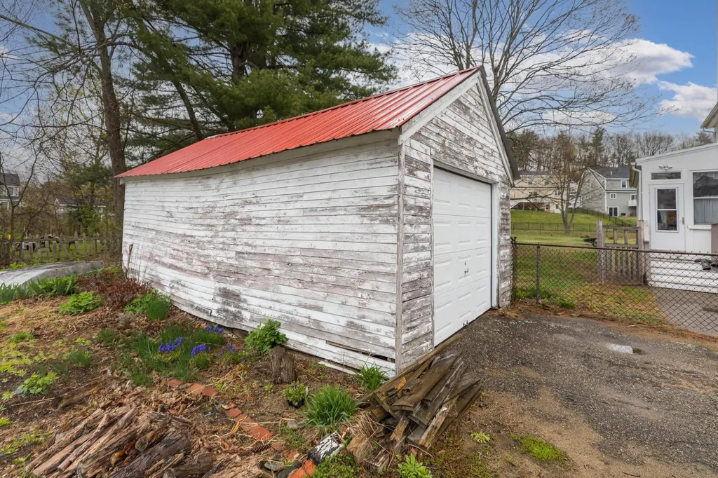 121-123 Norton Street South Berwick ME 03908-1119