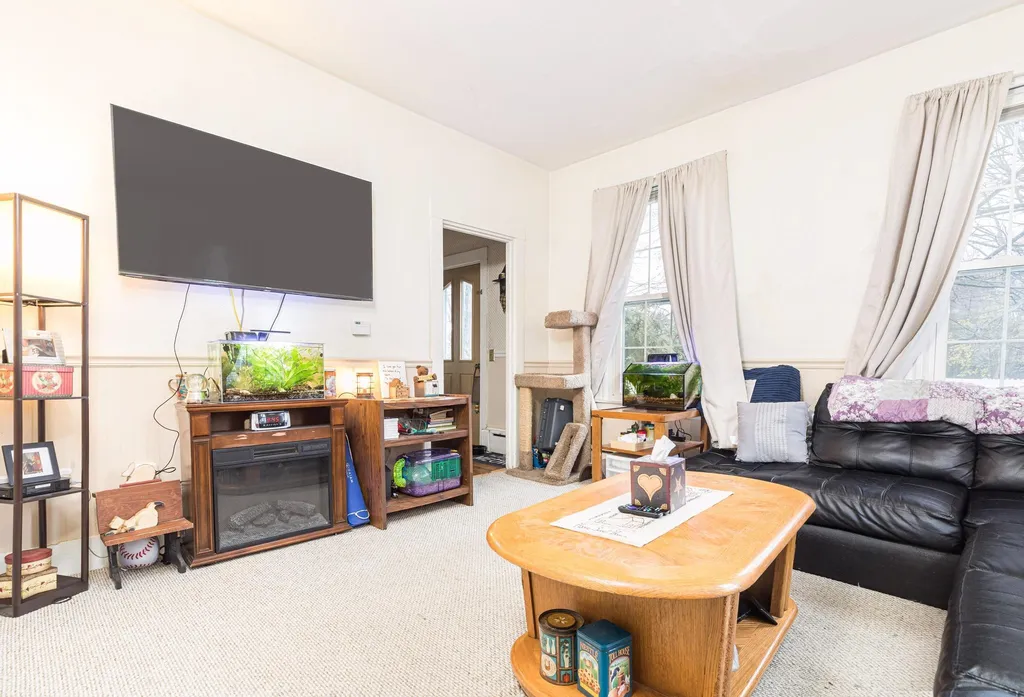 121-123 Norton Street South Berwick ME 03908-1119