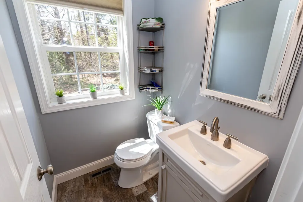 44 Cheney Lane Danville NH 03819