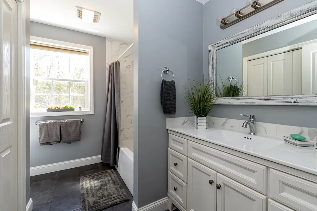 44 Cheney Lane Danville NH 03819