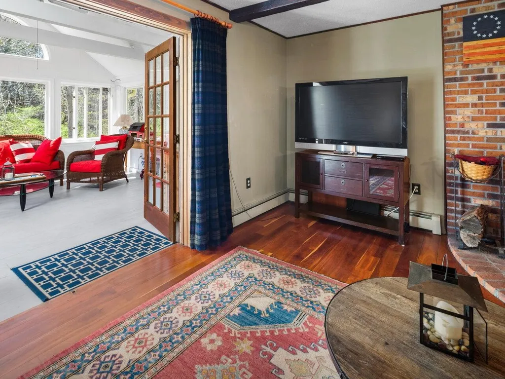498 Governors Lane Shelburne VT 05482
