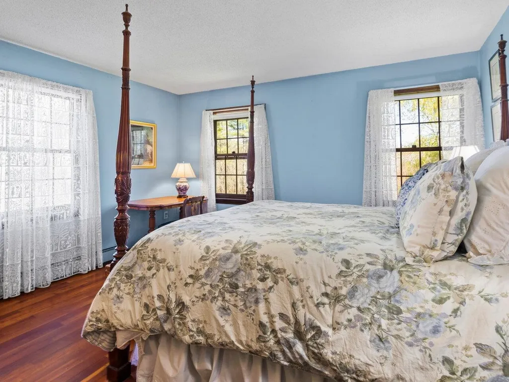 498 Governors Lane Shelburne VT 05482