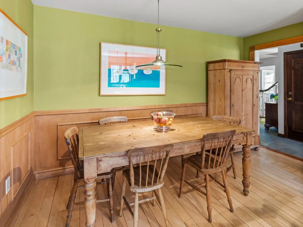 498 Governors Lane Shelburne VT 05482