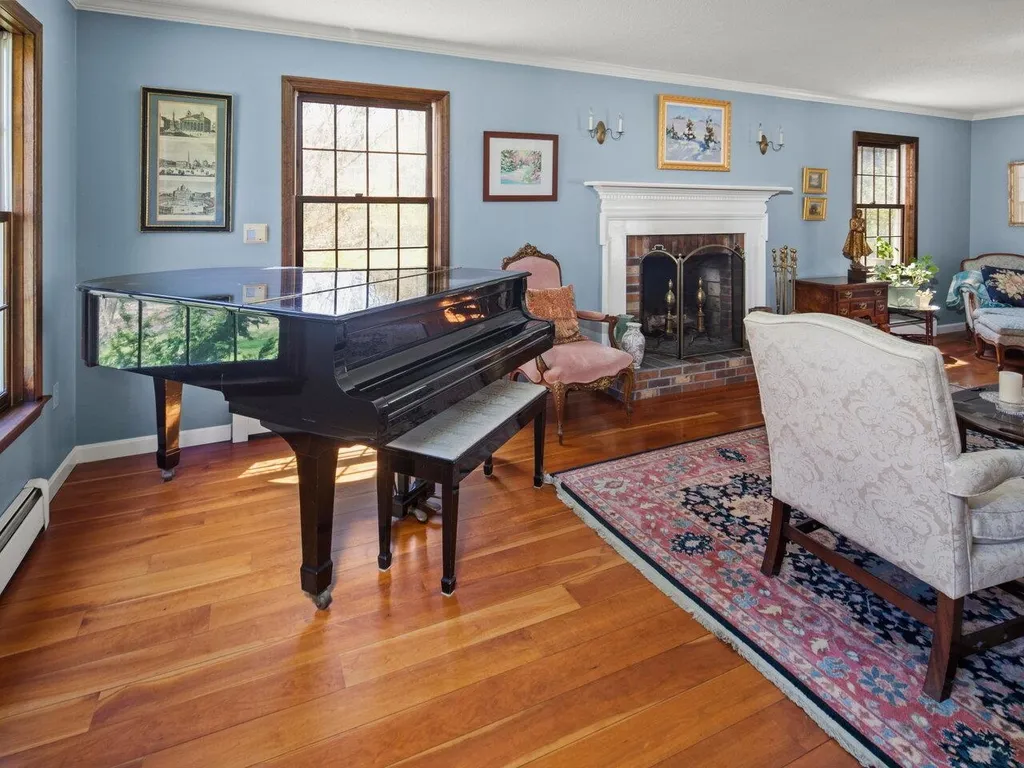 498 Governors Lane Shelburne VT 05482