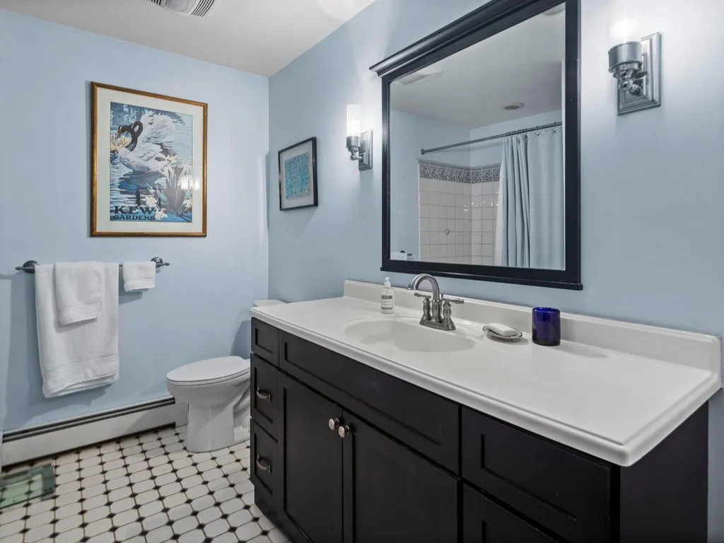 498 Governors Lane Shelburne VT 05482