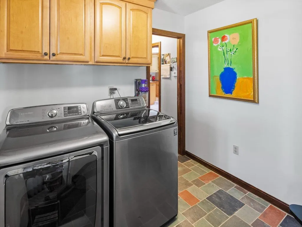 498 Governors Lane Shelburne VT 05482