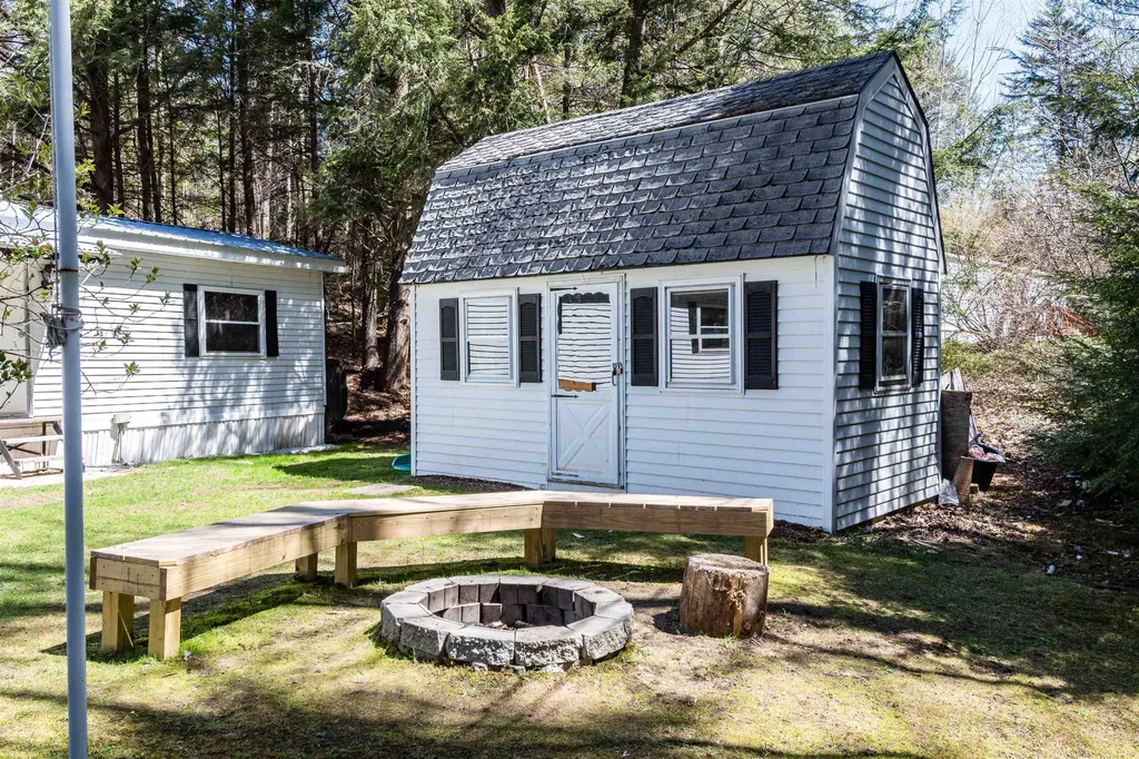 3 Cart Way Newport NH 03773