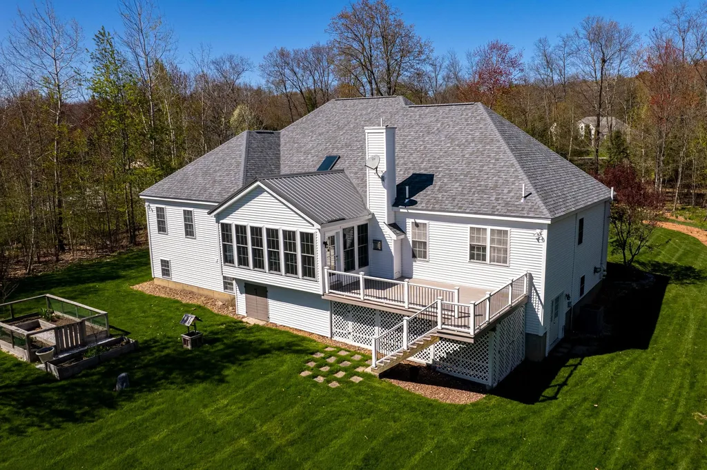 12 Homestead Lane Brentwood NH 03833