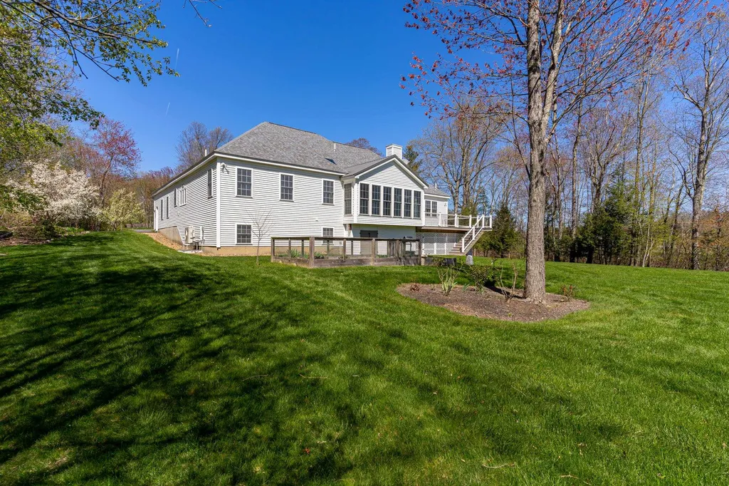 12 Homestead Lane Brentwood NH 03833
